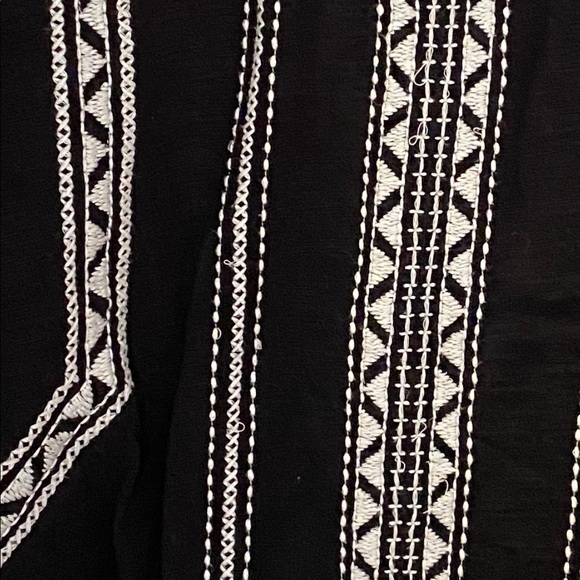 Lucky Brand black embroidered peasant top - Picture 5 of 5